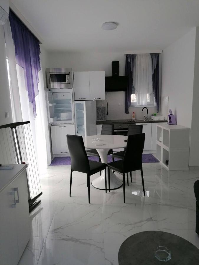 Vila Slavica Vir Exterior photo